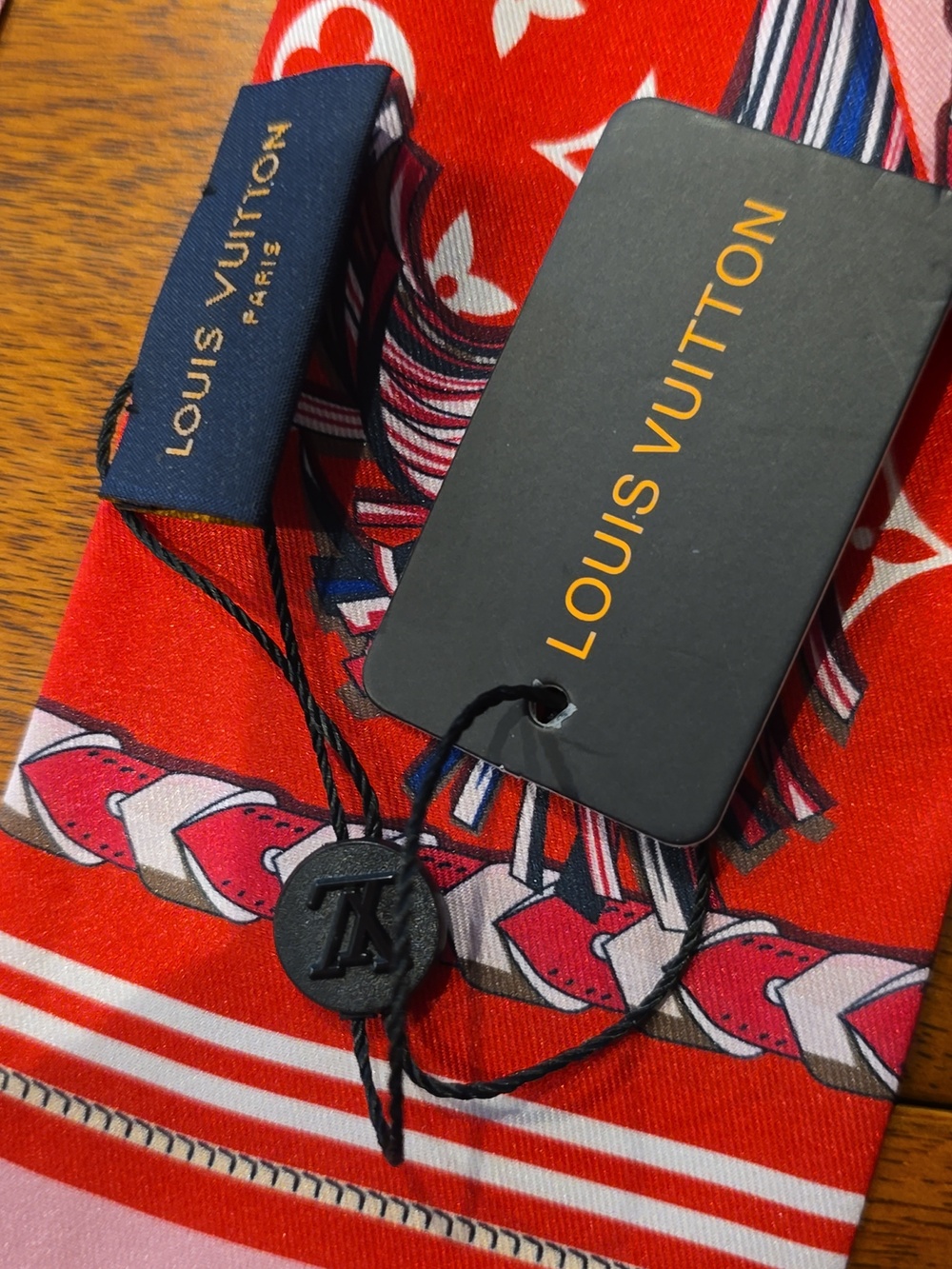 LV Logo Bag Or Hair Scarf - Picture 5 of 6